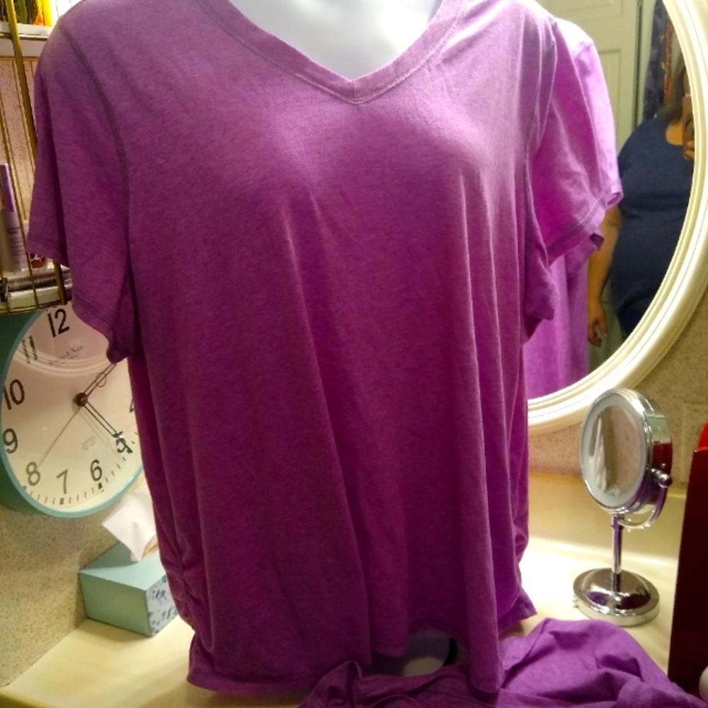 V- neck T shirt 4x